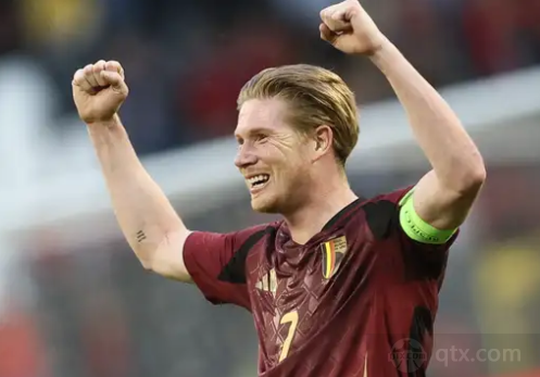 已与奥格斯堡足球俱乐部达成全面协议。这名25岁的中后卫将以六个月租借形式加盟。